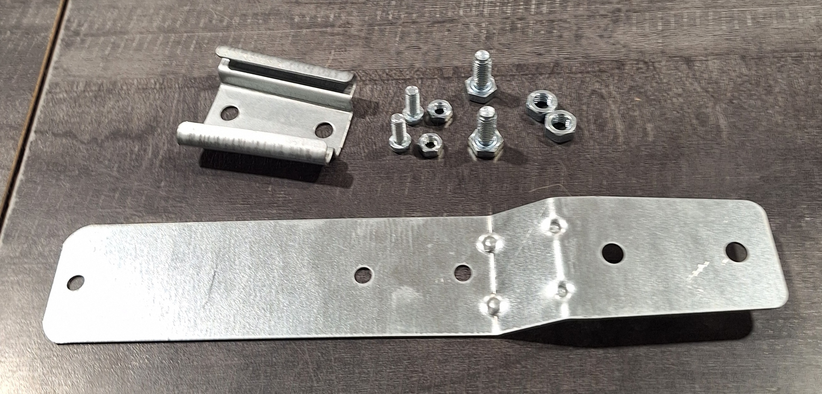 Hitaan ajoneuvon kolmion kiinni                                                                               